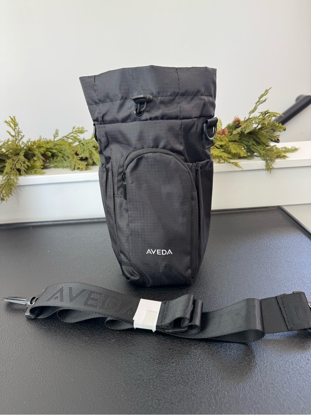 AVEDA Black water bottle Bag - Picture 2 of 5